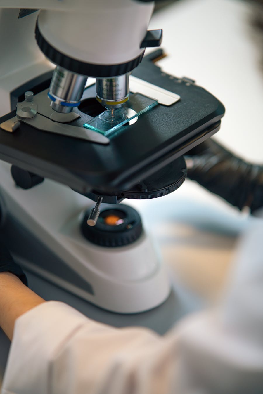 Microscopes and lab instruments